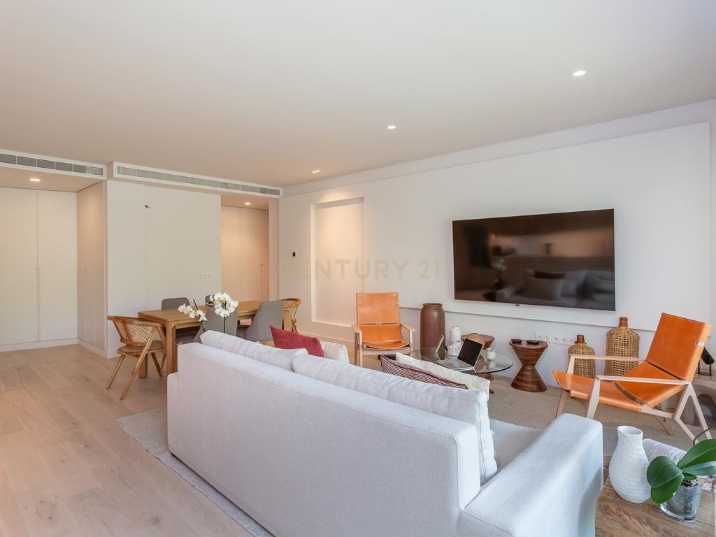 Apartamento T2 Centro Cascais com piscina e jardim privativos - Image 12