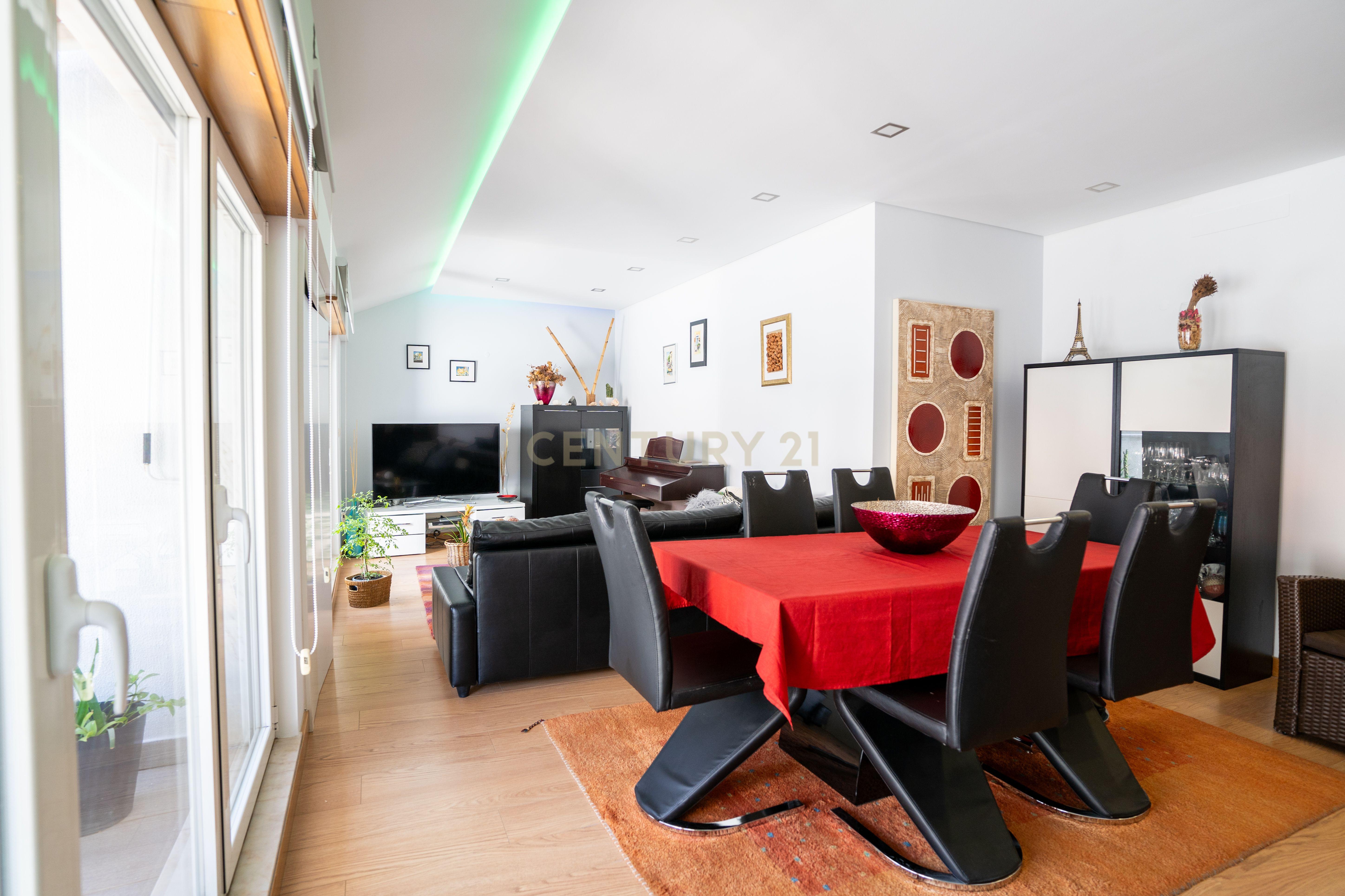 Apartamento com Terraço T2 de Charme em Benfica - Excelência e Conforto - Image 8