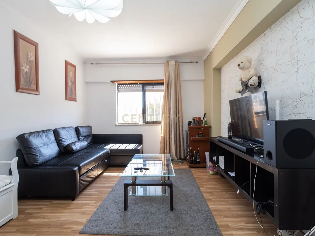 Apartamento T3 em Odivelas - Image 1