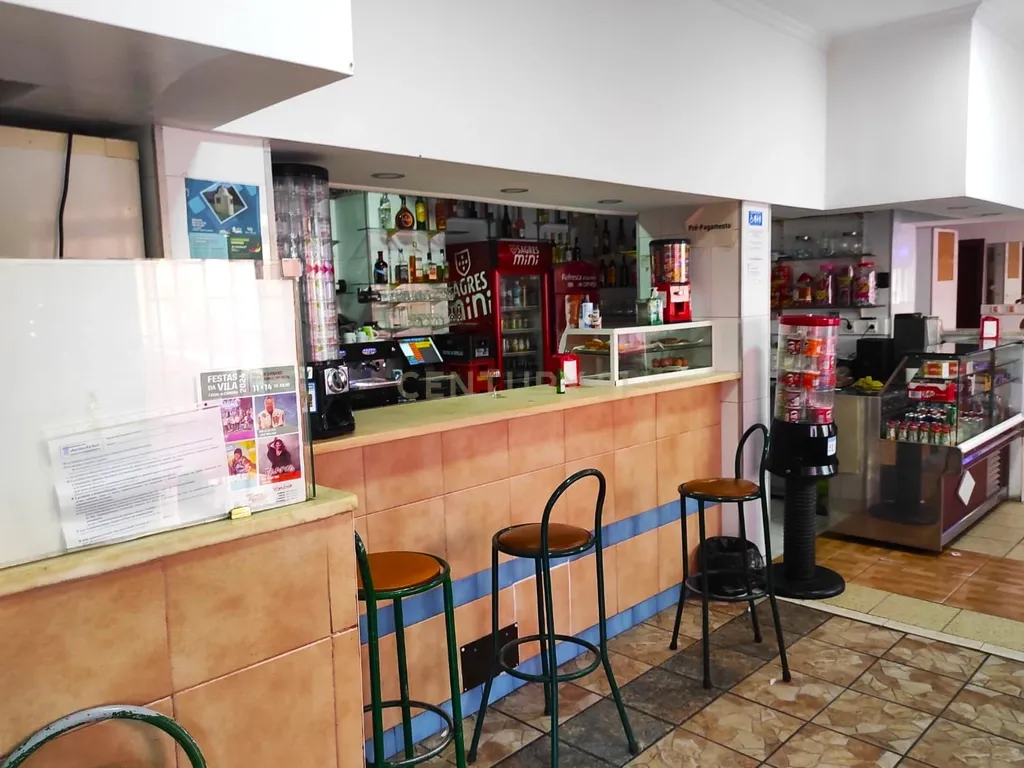 Espaço Comercial -Casal de Cambra, Sintra - Image 1