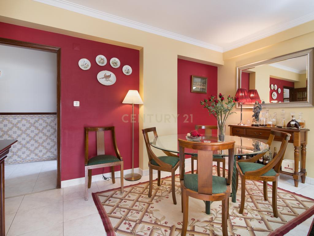 Oportunidade Unica - Apartamento T3 c/ garagem | Damaia de Cima - Image 6