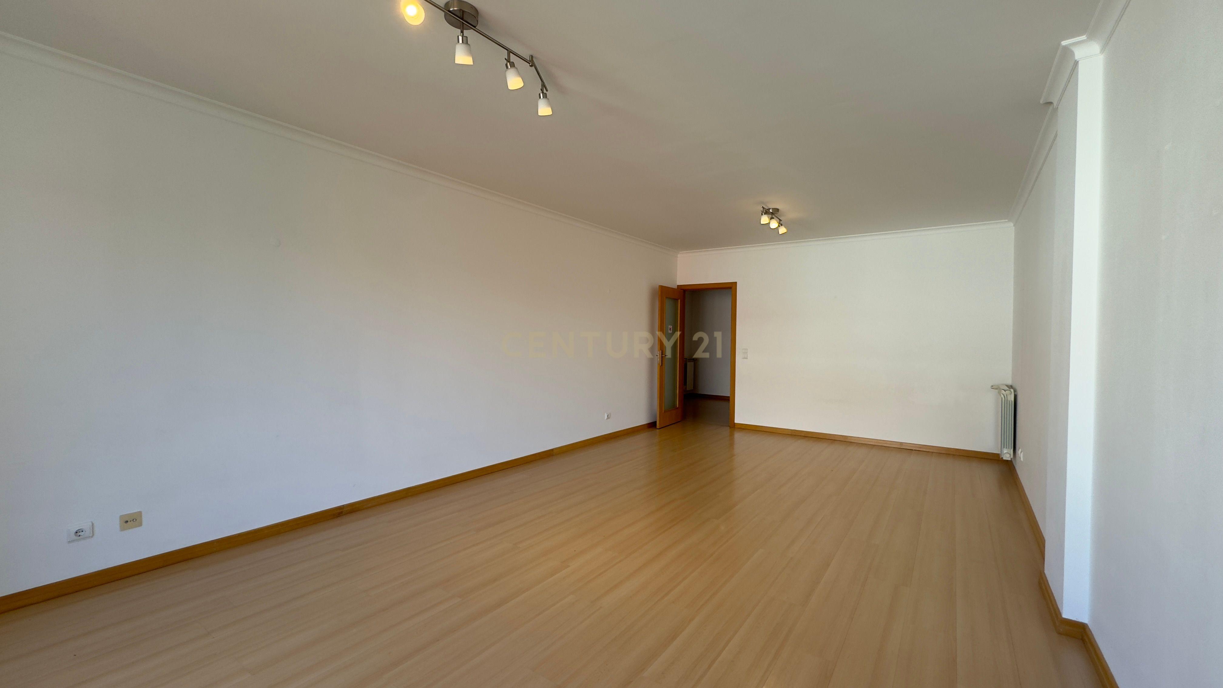Fotografia 6 de Apartamento T2 em São Domingos de Rana (com 2 parqueamentos)