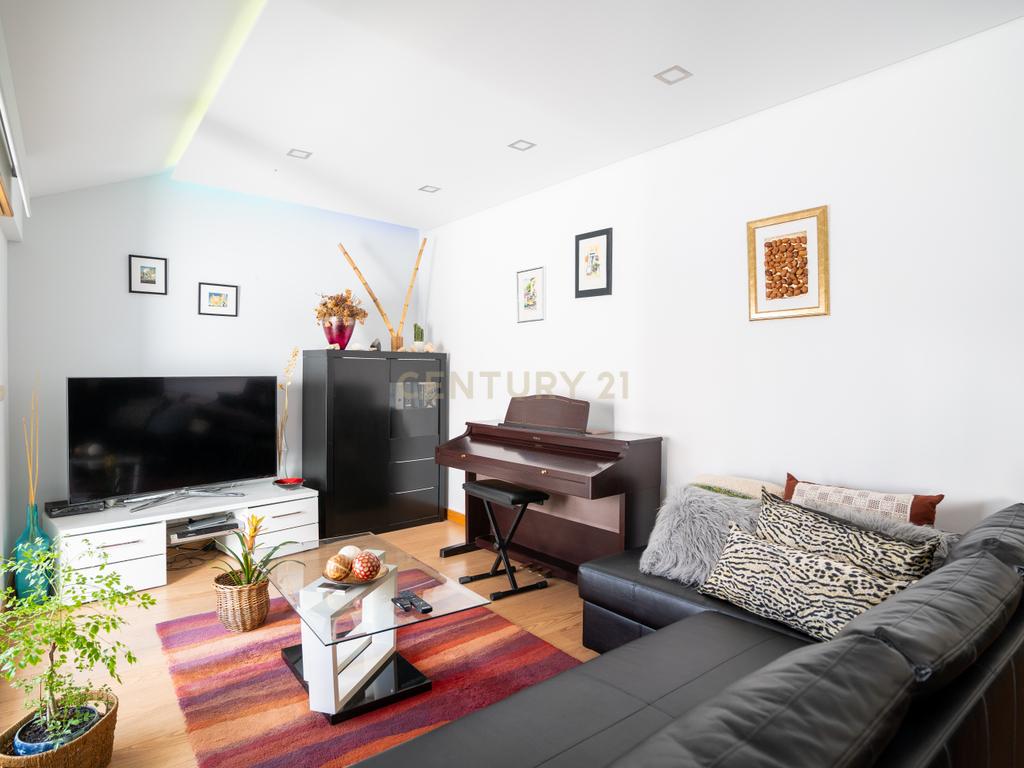 Apartamento com Terraço T2  de Charme em Benfica - Excelência e Conforto - Image 14