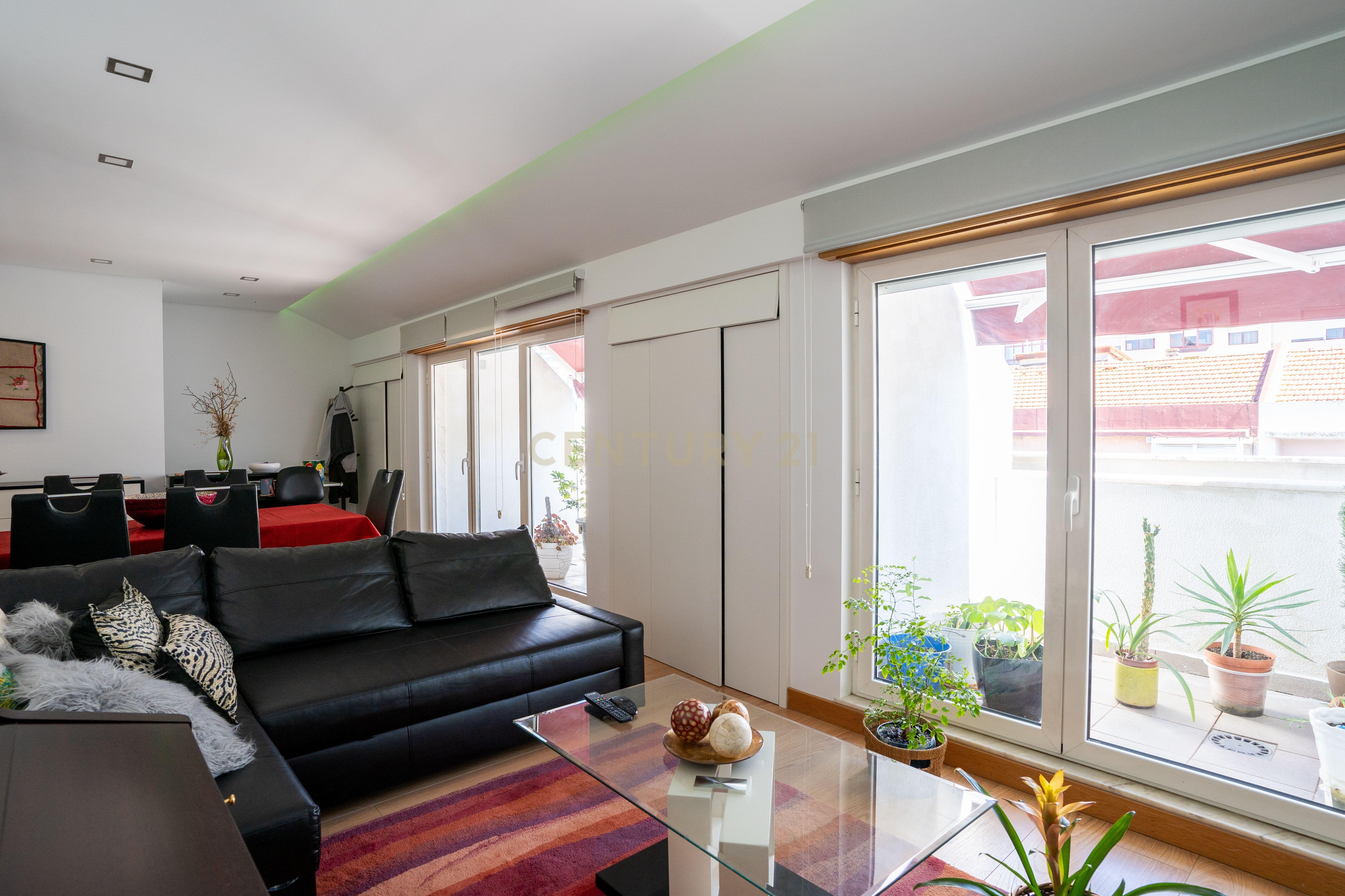Apartamento com Terraço T2 de Charme em Benfica - Excelência e Conforto - Image 15