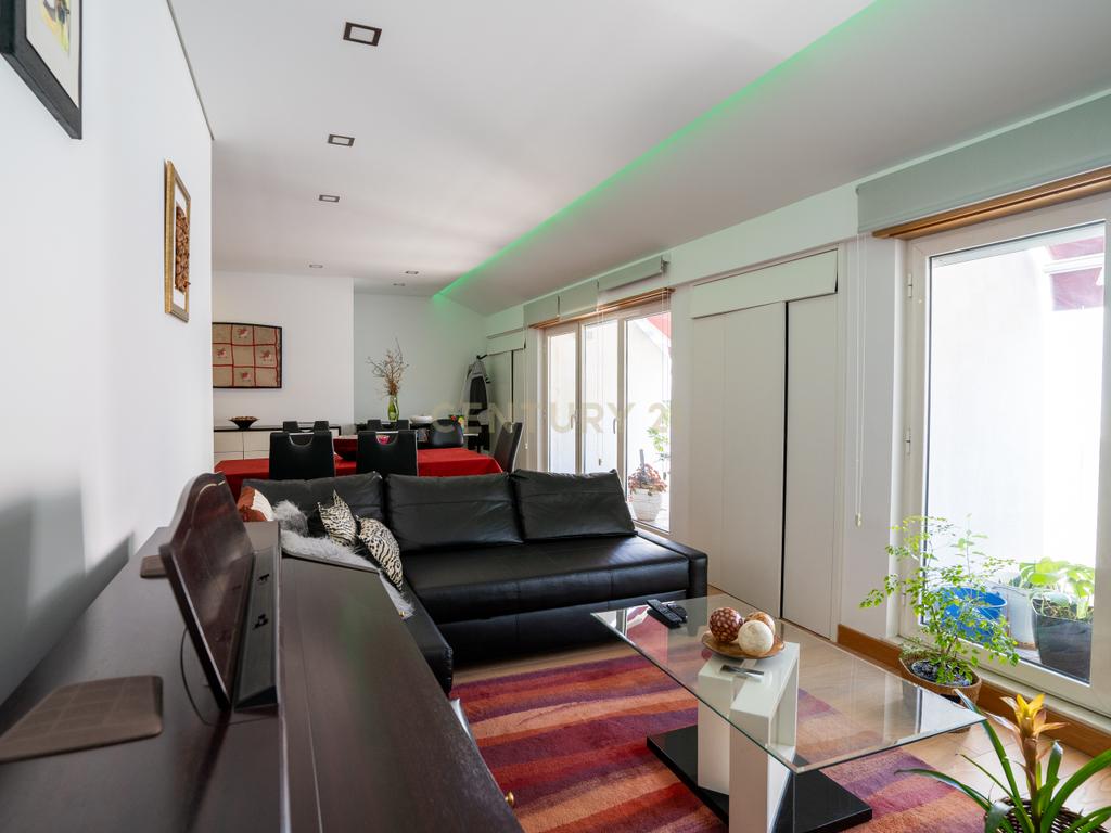 Apartamento com Terraço T2  de Charme em Benfica - Excelência e Conforto - Image 11