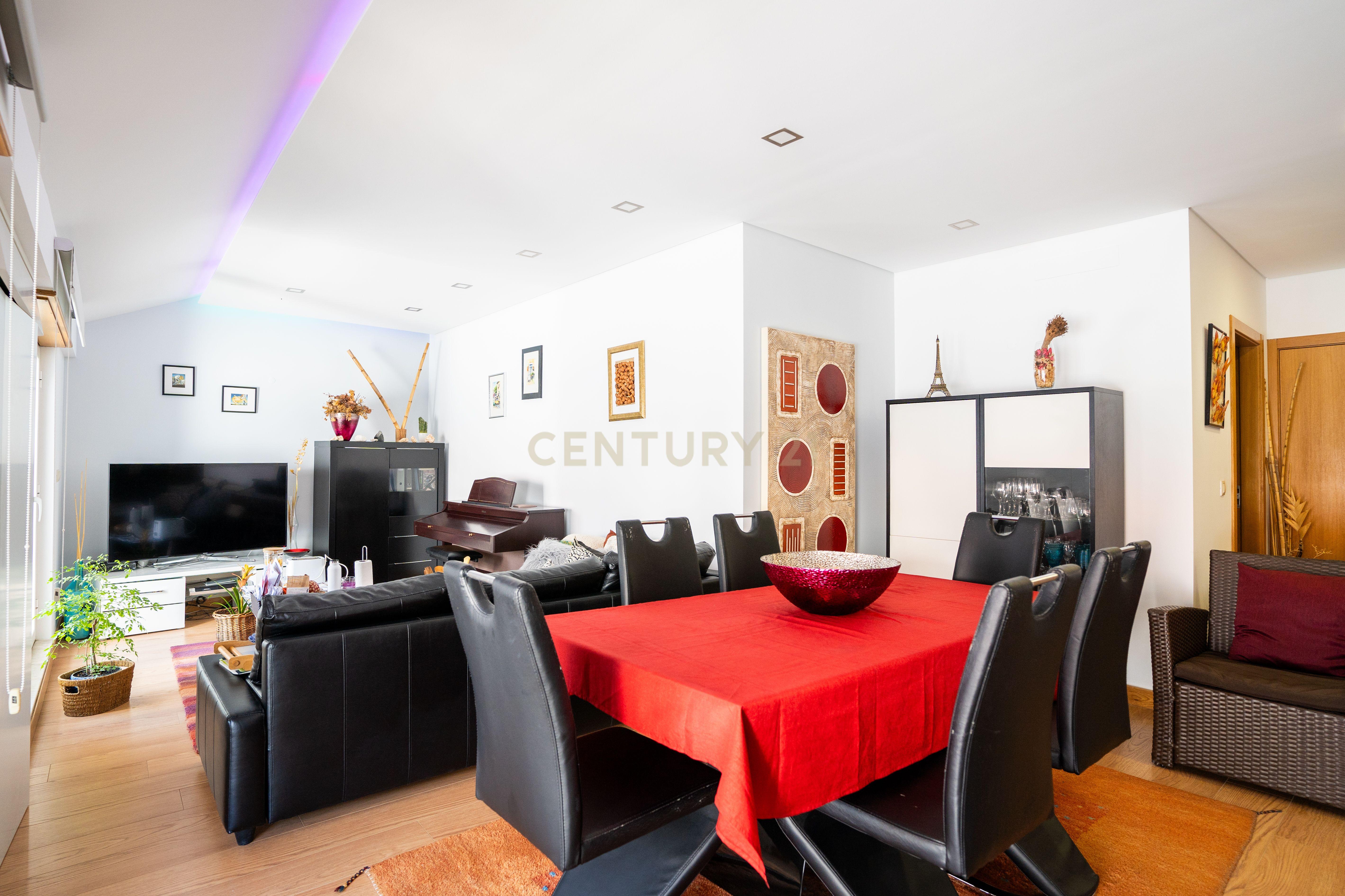 Apartamento com Terraço T2 de Charme em Benfica - Excelência e Conforto - Image 9