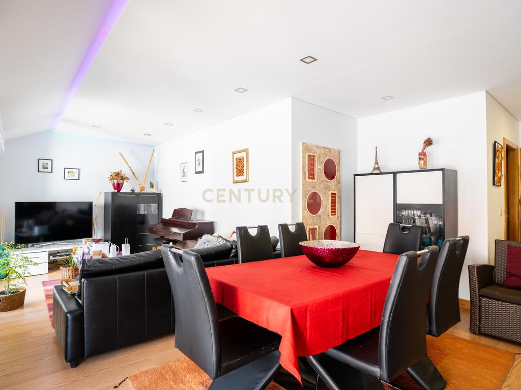 Apartamento com Terraço T2  de Charme em Benfica - Excelência e Conforto - Image 9