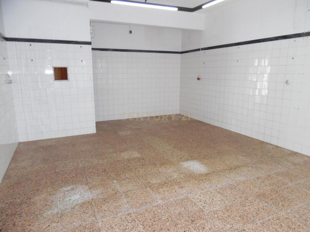Edifício Comercial em Palmela - Oportunidade Única por 165.000€ - Image 30