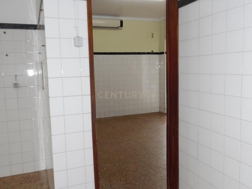 Edifício Comercial em Palmela - Oportunidade Única por 165.000€ - Image 11