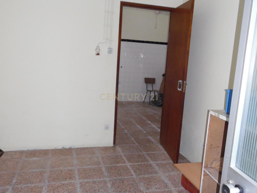 Edifício Comercial em Palmela - Oportunidade Única por 165.000€ - Image 28