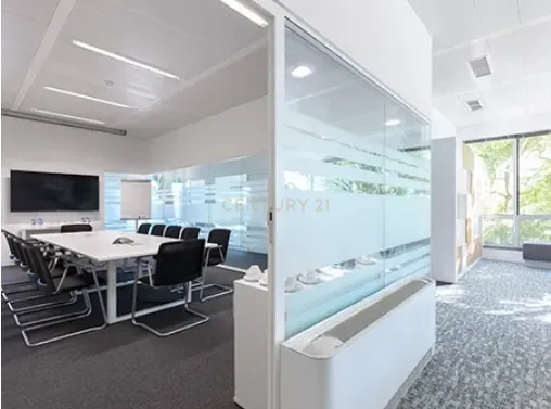 Escritórios no Lagoas Park | Desde 999 € par 4 pessoas | Variadas opções de escritório, coworking e lounge working em Oeiras - Image 1