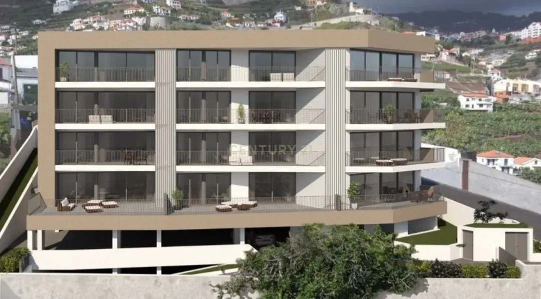 T3 último andar com terraço privado - Câmara de Lobos - Ilha da Madeira - Image 1