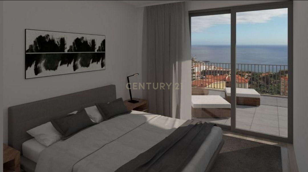 T3 último andar com terraço privado - Câmara de Lobos - Ilha da Madeira - Image 8