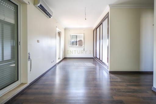 MORADIA T4 COM PISCINA - Image 24