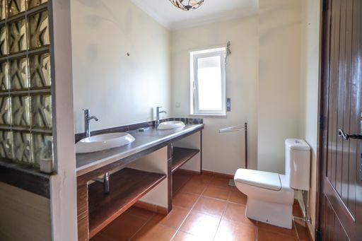 MORADIA T4 COM PISCINA - Image 42