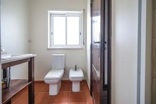 MORADIA T4 COM PISCINA - Image 45