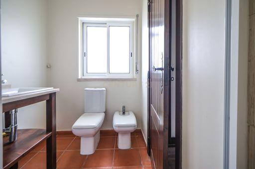 MORADIA T4 COM PISCINA - Image 45