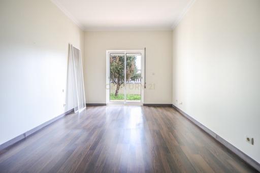 MORADIA T4 COM PISCINA - Image 25