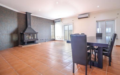 MORADIA T4 COM PISCINA - Image 64