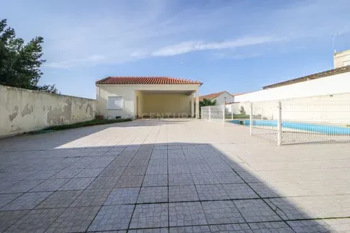 MORADIA T4 COM PISCINA - Image 5