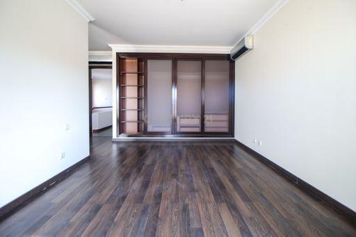 MORADIA T4 COM PISCINA - Image 30