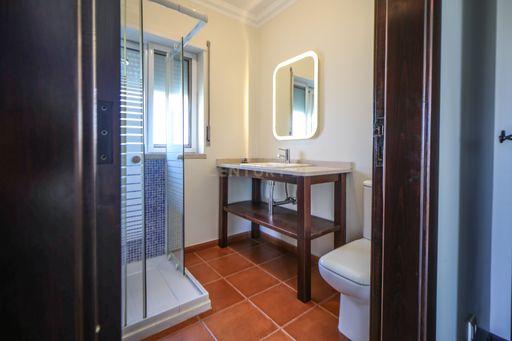 MORADIA T4 COM PISCINA - Image 44