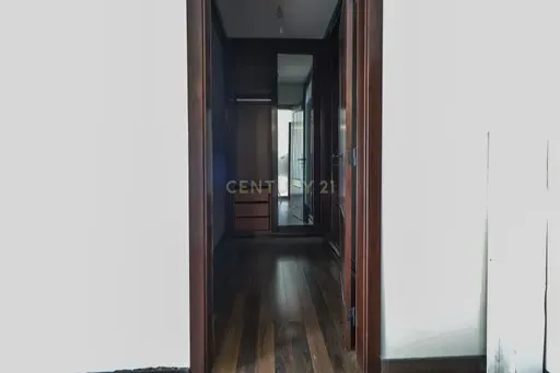 MORADIA T4 COM PISCINA - Image 36