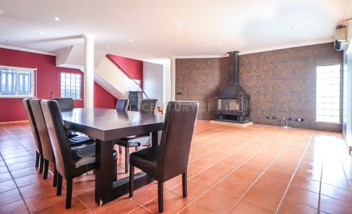 MORADIA T4 COM PISCINA - Image 66