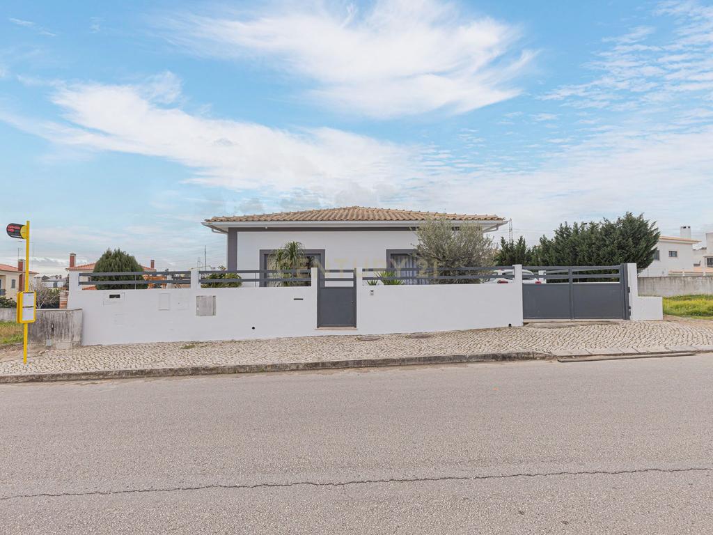 Moradia Térrea T4 em Setúbal - Image 6