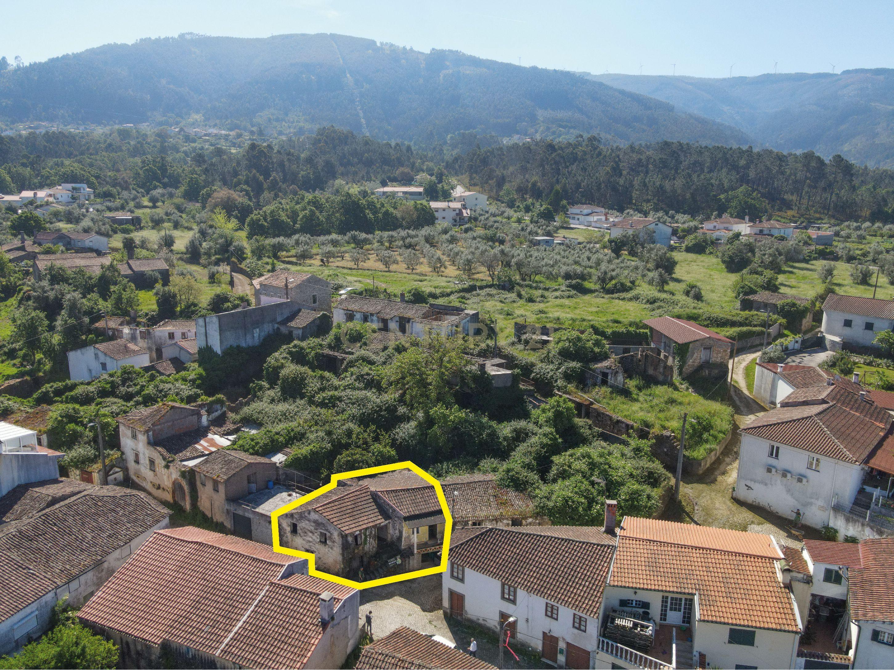 Duas moradias em Cadaixo-Miranda do Corvo - Image 8