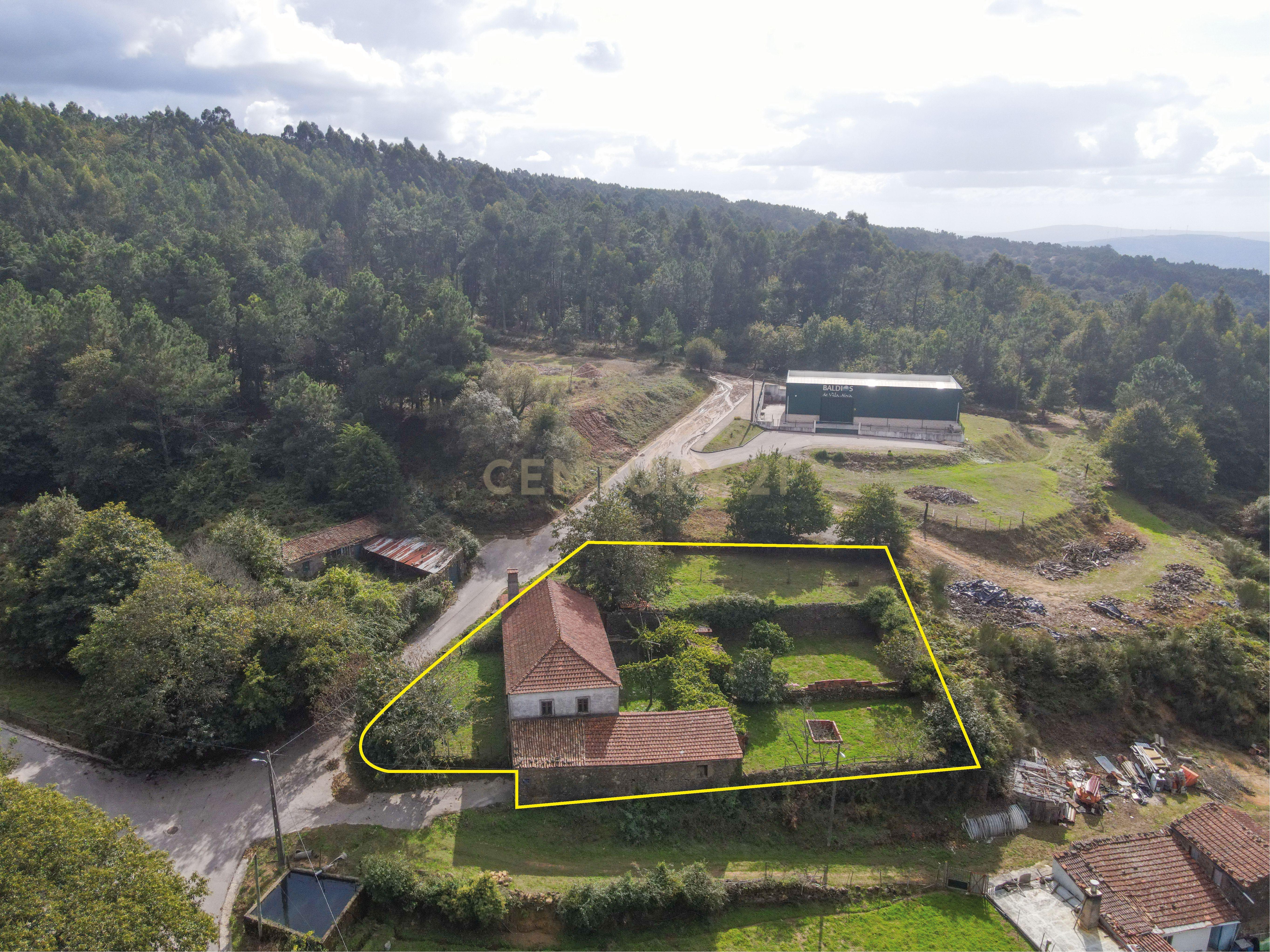 Moradia T3 com terreno e poço - Image 1