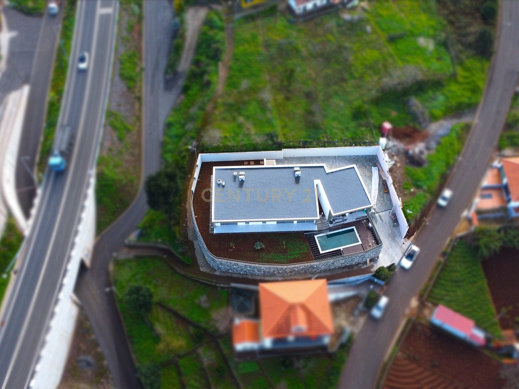 Luxuosa Moradia Nova na Calheta, Ilha da Madeira - Image 12