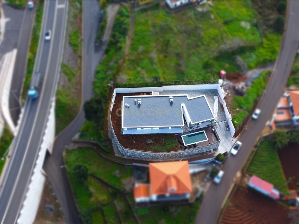 Luxuosa Moradia Nova na Calheta, Ilha da Madeira - Image 12