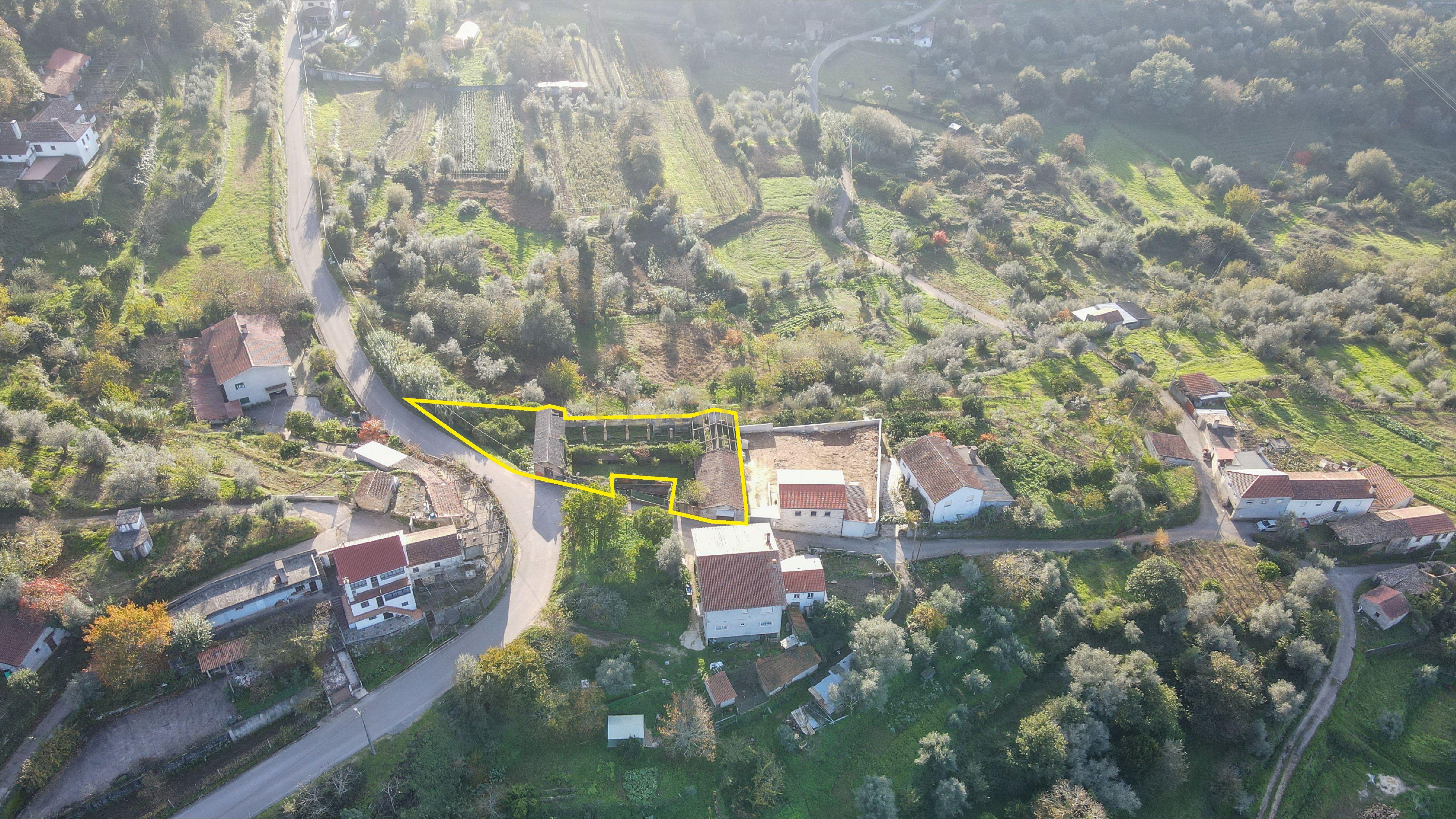Ruína com terreno - Vila Nova, Miranda do Corvo - Image 7
