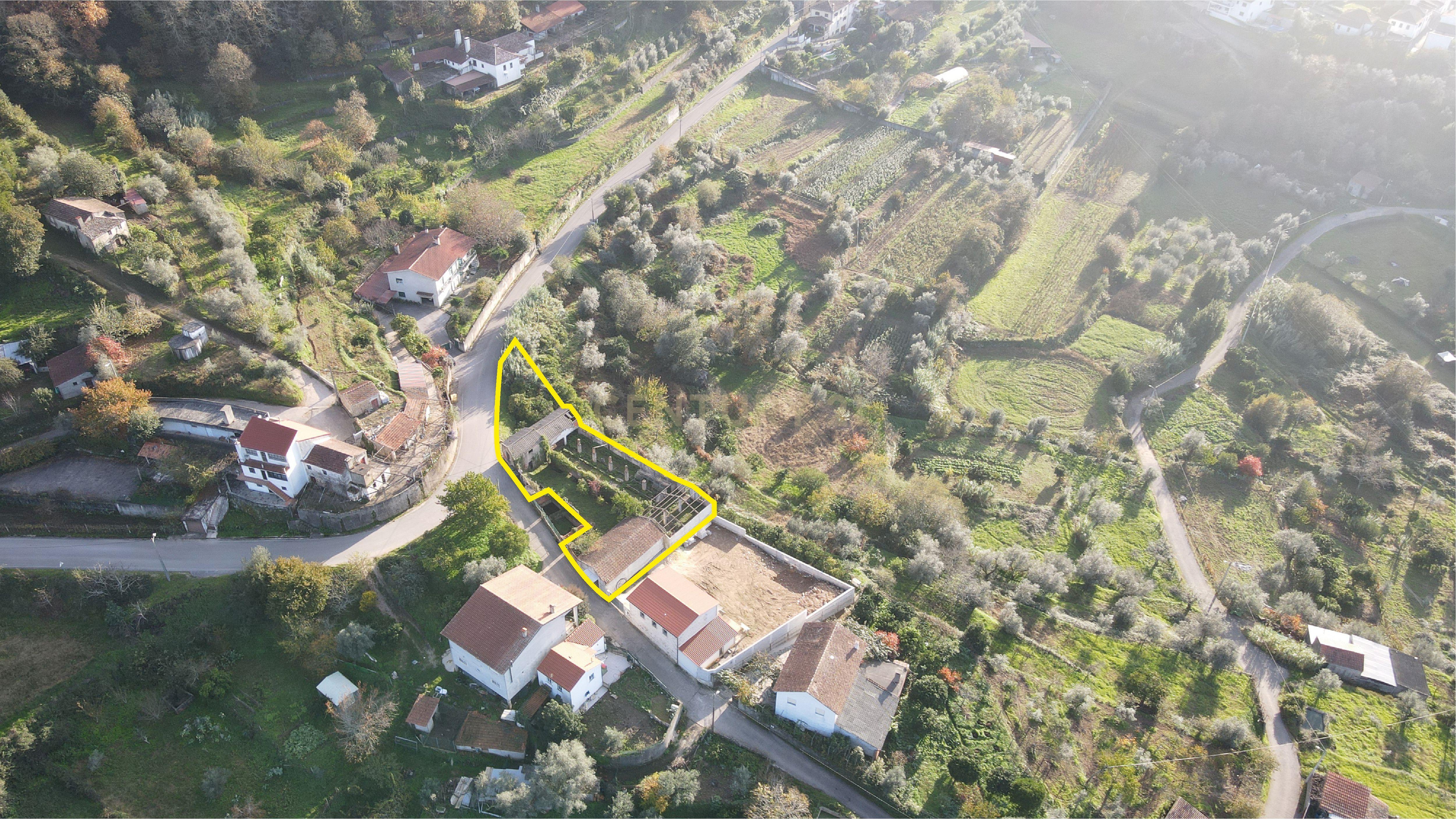 Ruína com terreno - Vila Nova, Miranda do Corvo - Image 5