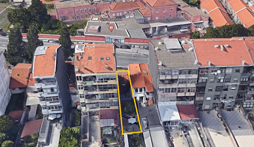 Terreno com projecto aprovado e licenças pagas em frente à Casa de Saúde da Boavista - Image 1