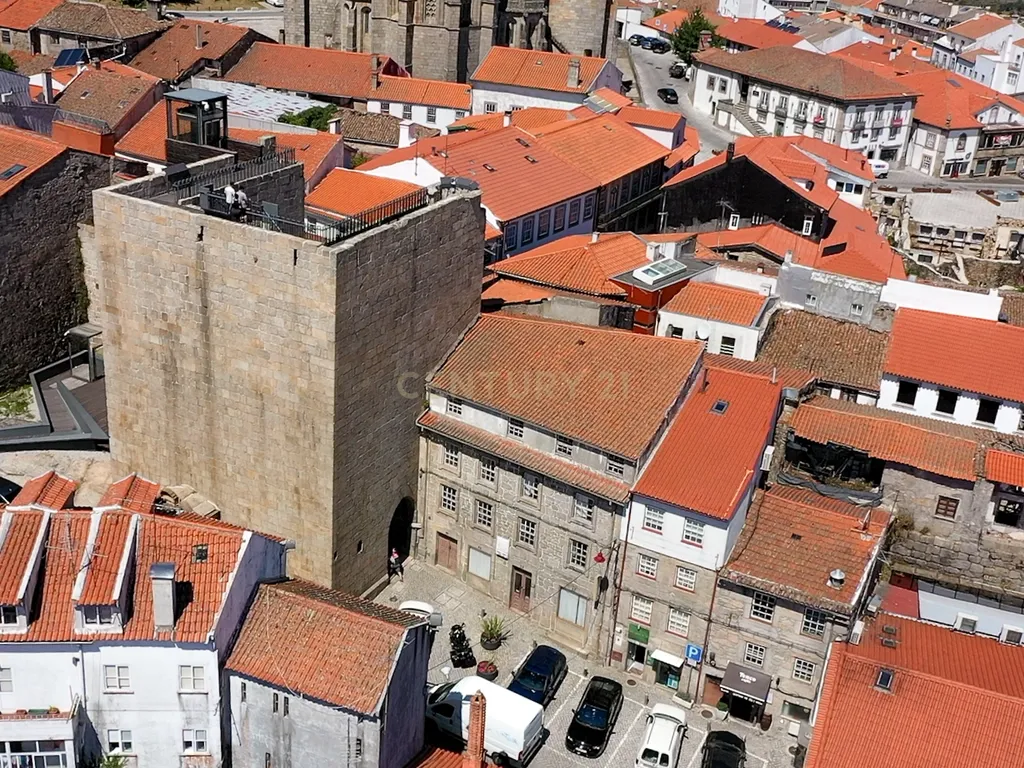Oportunidade de Investimento na Guarda! Edificio 4 andares - Image 3