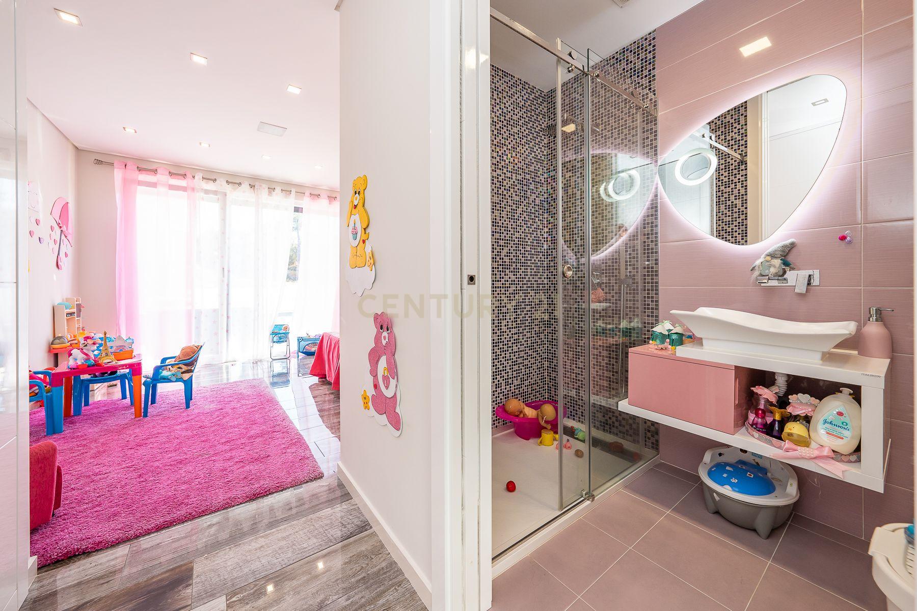 Extraordinária Moradia de Luxo T6 + 1 com Piscina e Jacuzzi , Quinta da Serralheira, Setúbal - Image 7