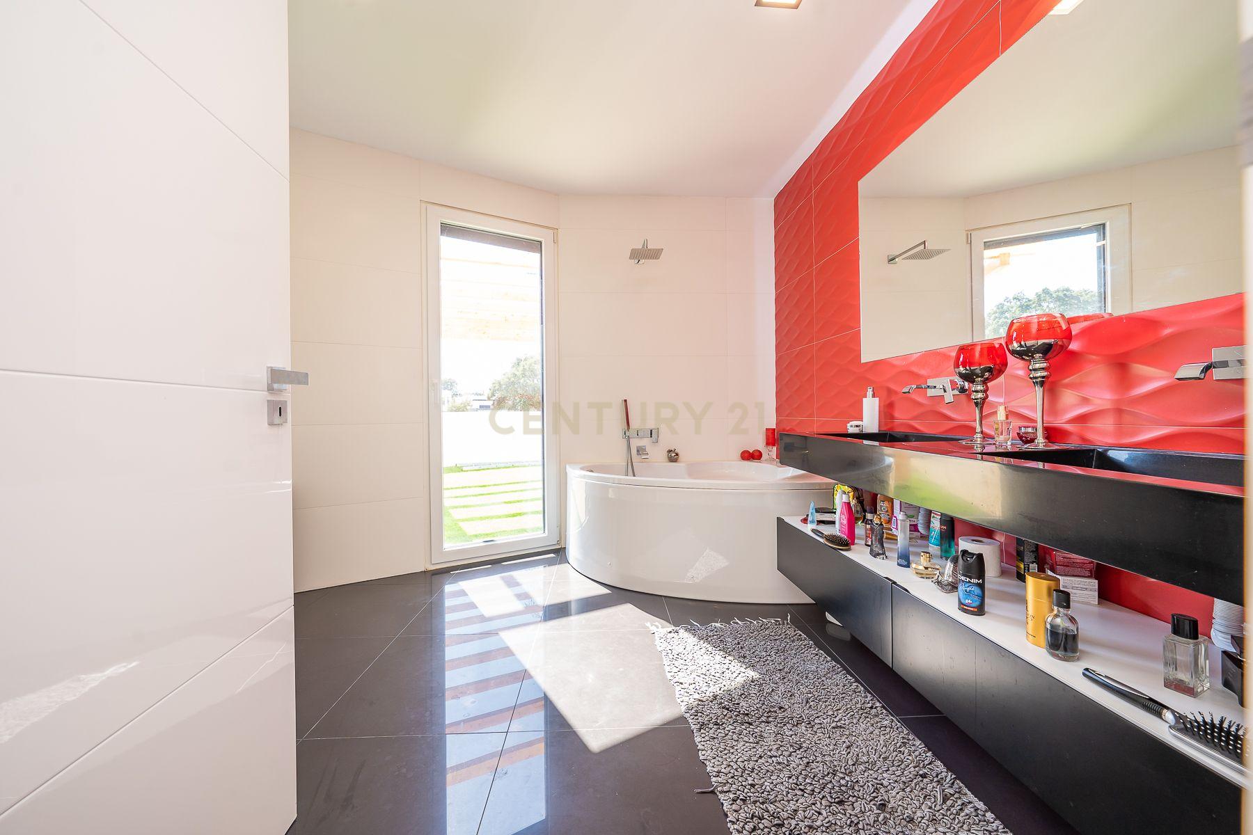 Extraordinária Moradia de Luxo T6 + 1 com Piscina e Jacuzzi , Quinta da Serralheira, Setúbal - Image 27