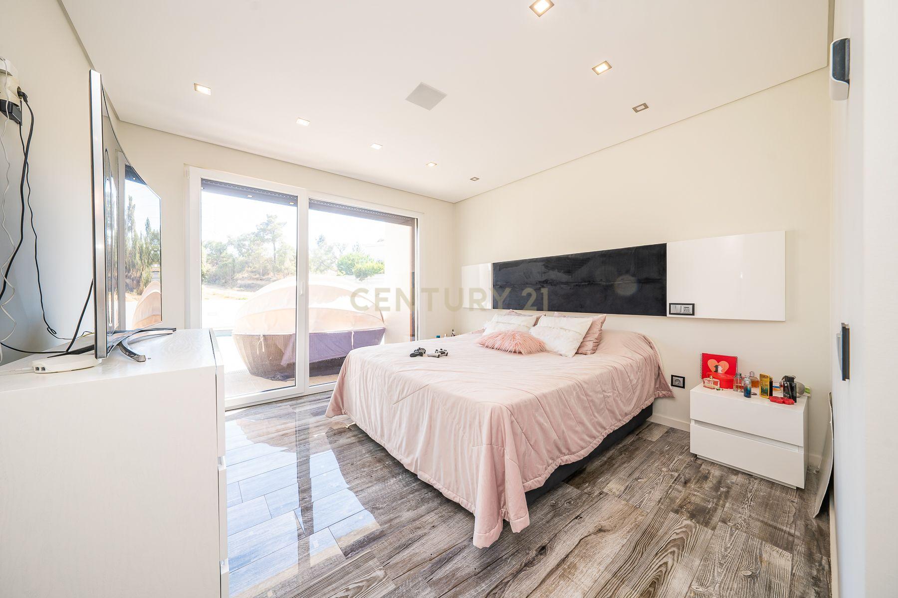 Extraordinária Moradia de Luxo T6 + 1 com Piscina e Jacuzzi , Quinta da Serralheira, Setúbal - Image 18