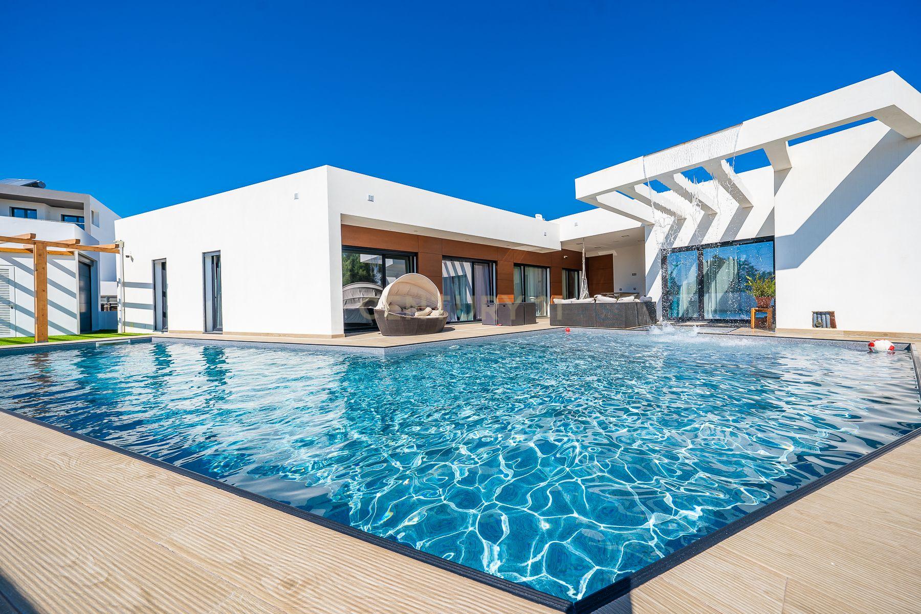 Extraordinária Moradia de Luxo T6 + 1 com Piscina e Jacuzzi , Quinta da Serralheira, Setúbal - Image 2