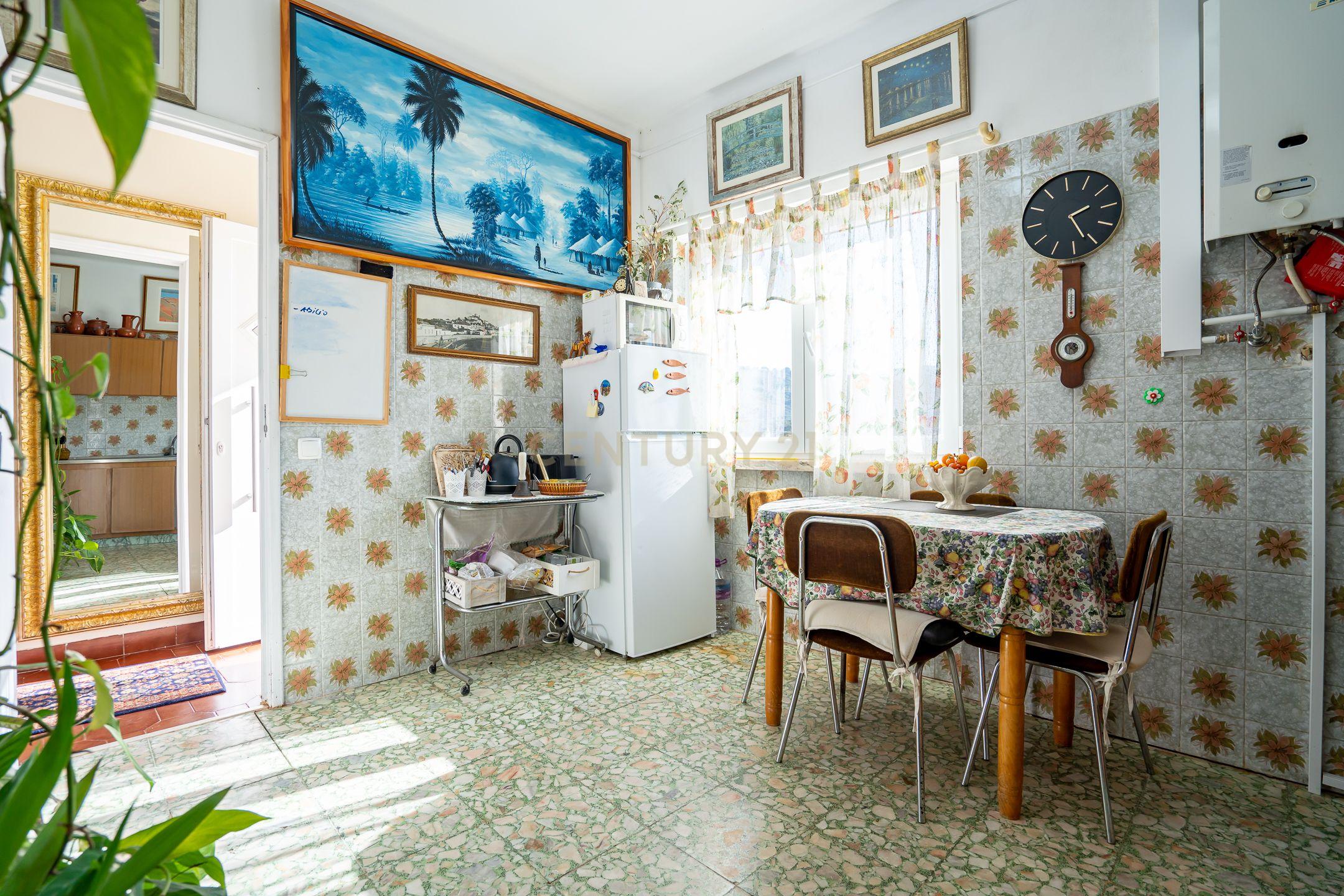 Encanto Rústico em Setúbal: Casa T3 com Quinta Acolhedora - Image 18