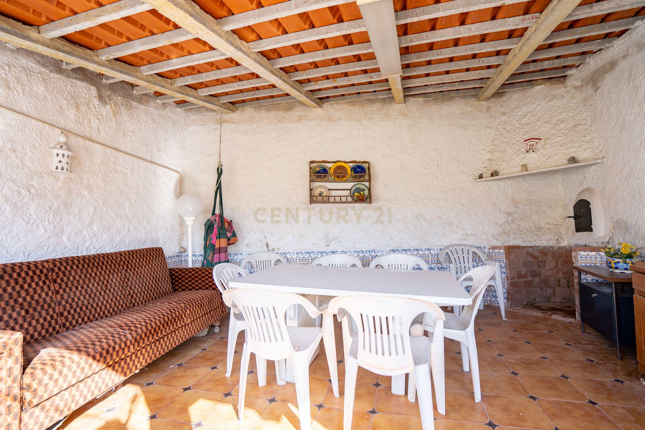 Encanto Rústico em Setúbal: Casa T3 com Quinta Acolhedora - Image 42