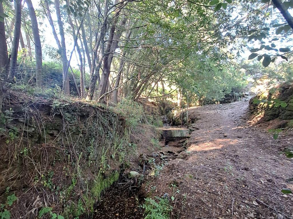 Terreno Urbano em Tropeço com Ruínas para Reconstrução - Image 6