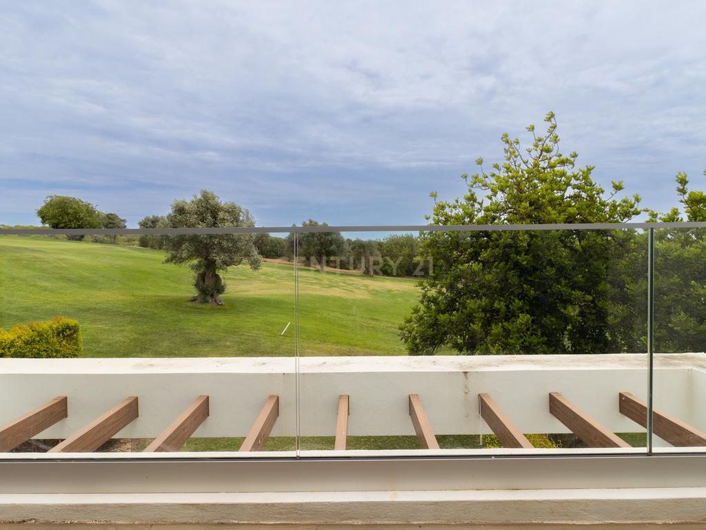 Moradia em banda T2 com vista golfe – Algarve - Image 21