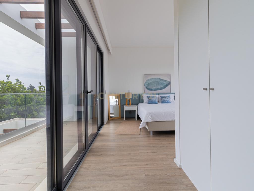 Moradia em banda T2 com vista golfe – Algarve - Image 22