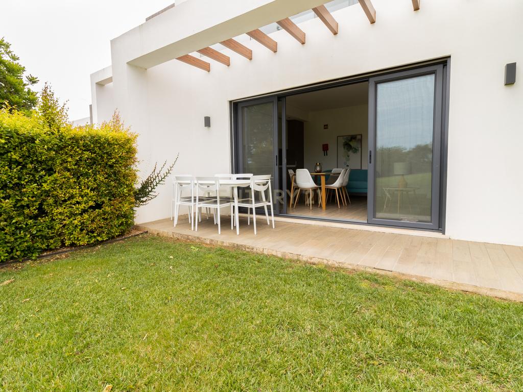 Moradia em banda T2 com vista golfe – Algarve - Image 23