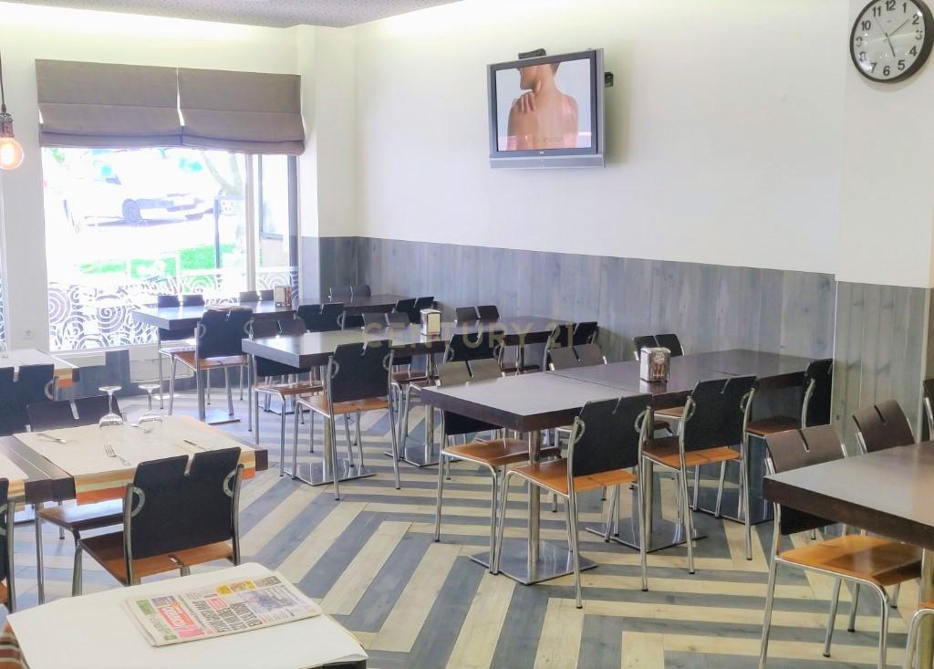 Restaurante Snack-Bar remodelado em Monte Abraão, clientes regulares e fidelizados - Image 3