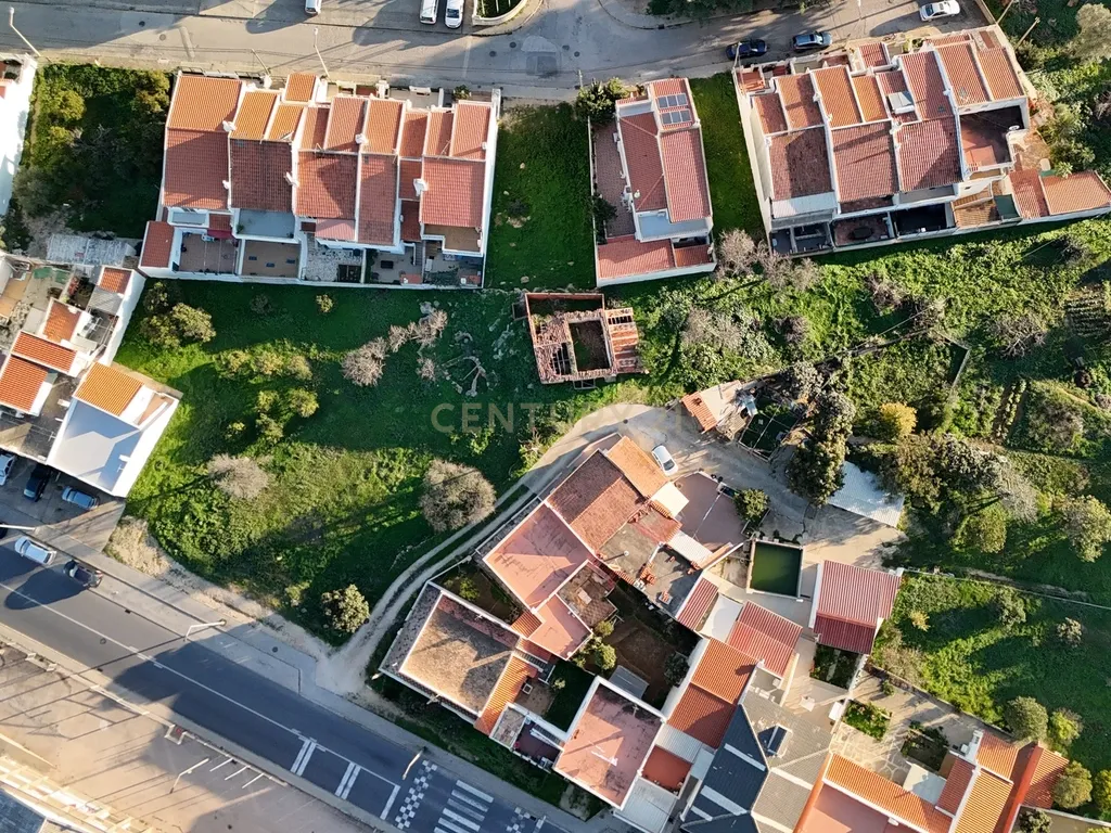 Moradia com 3400m de terreno em Portimão. - Image 16