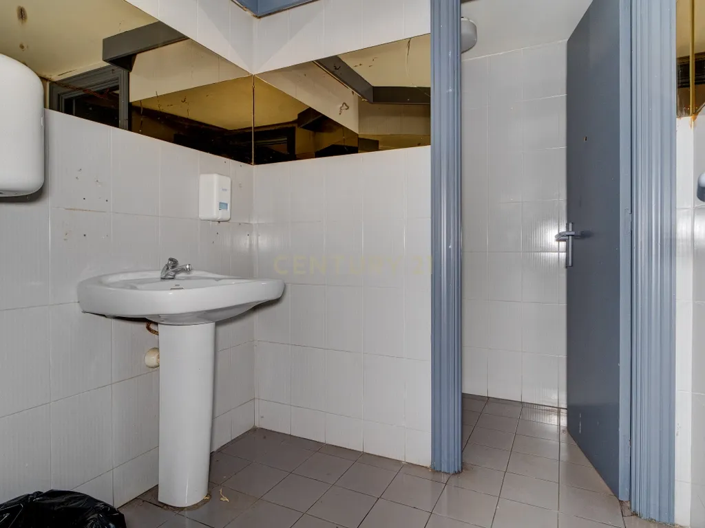 - Image 45